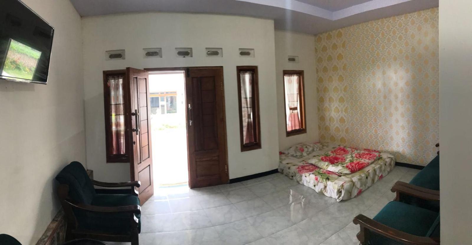 Cellino Homestay Probolinggo Exterior foto