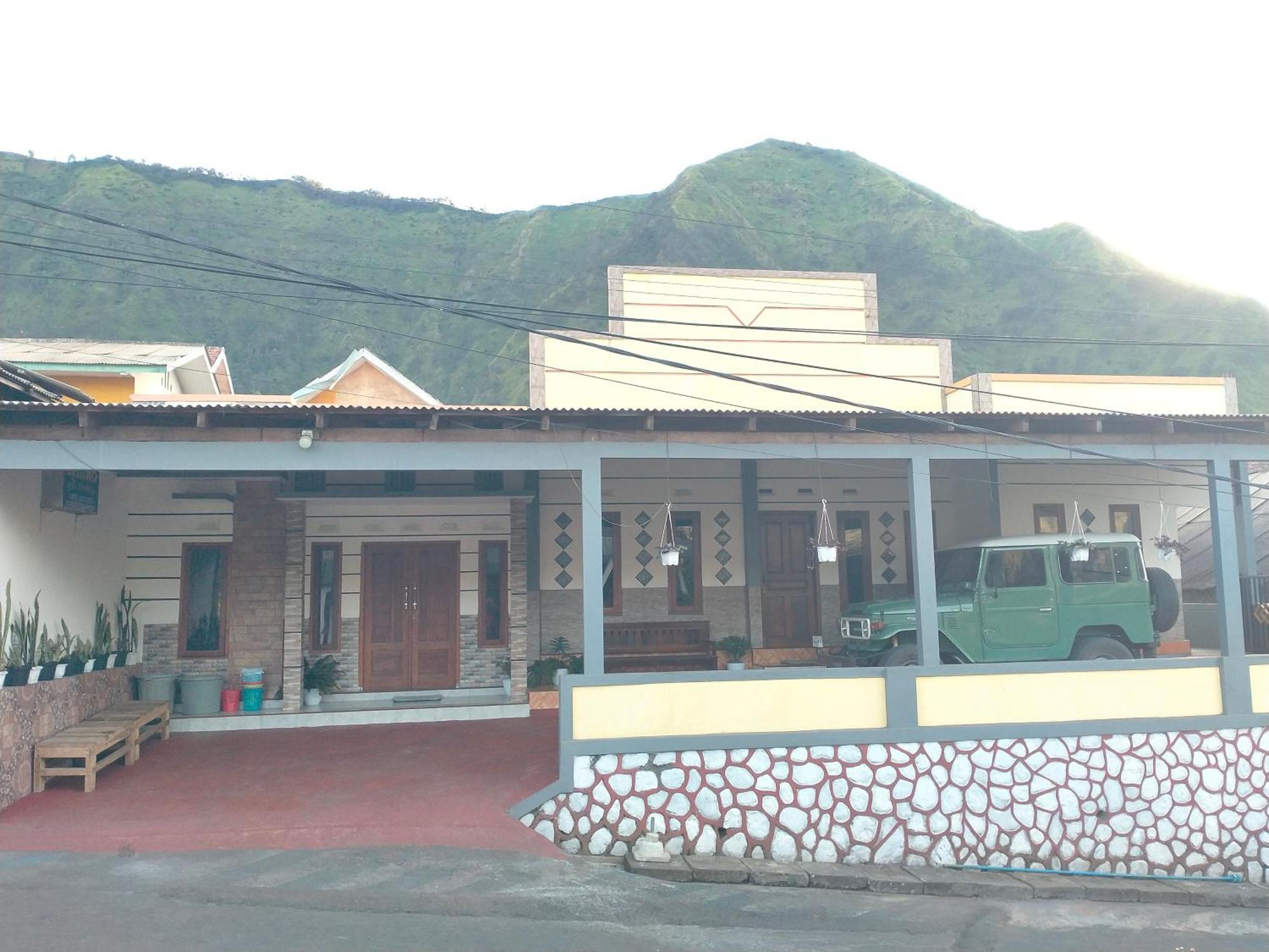 Cellino Homestay Probolinggo Exterior foto